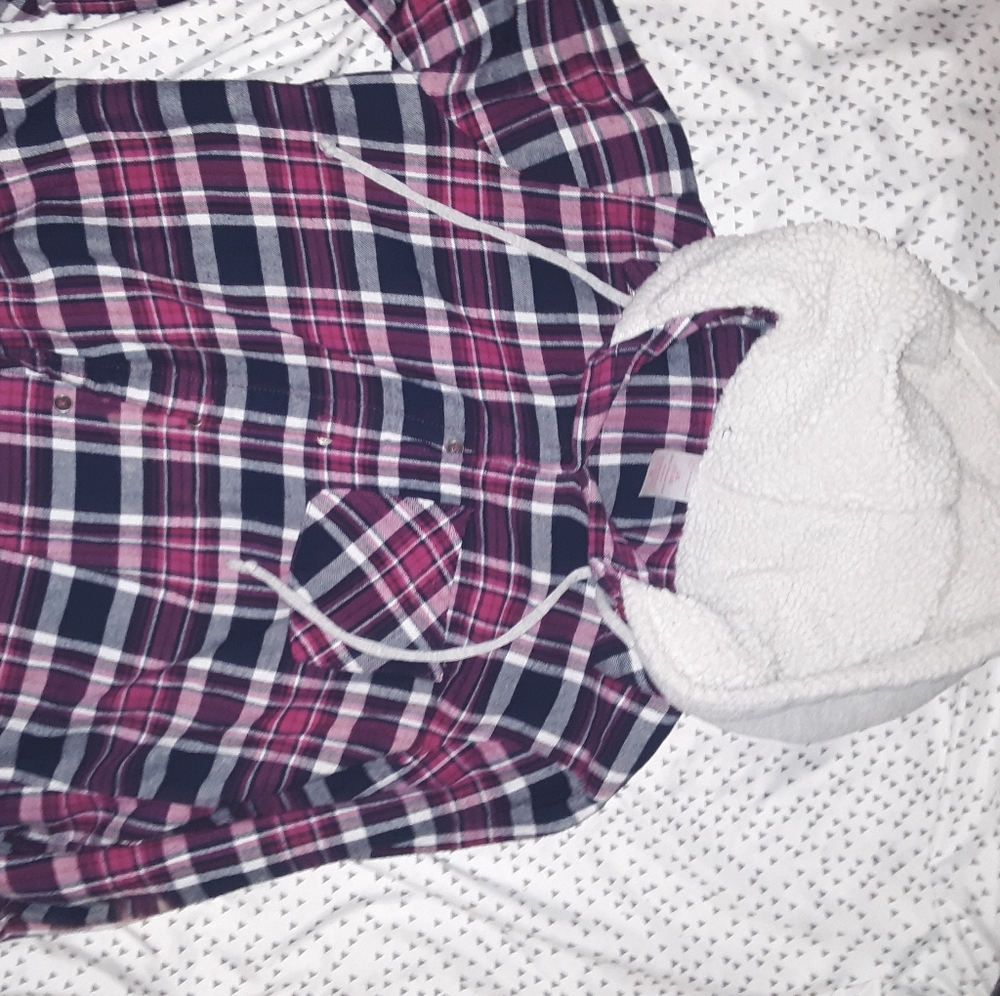 Long sleeve hooded flannel